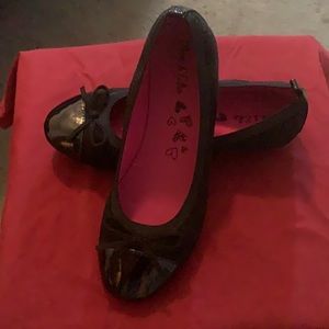 Size 4 kids Olive and Edie shoes